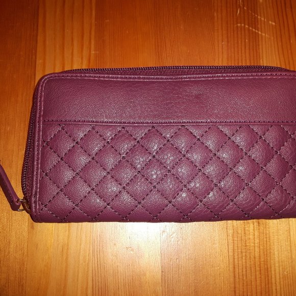 *Flash Sale half off lowerst price* Fiorelli wallet - Picture 2 of 3